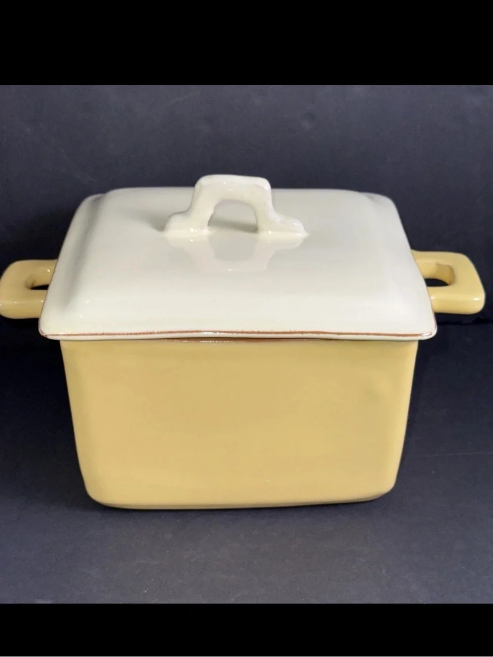 Vietri Cucina Fresca Casserole & Lid 1.75 Quart Square Cream Saffron